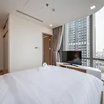 Royal Apartment Landmark 81