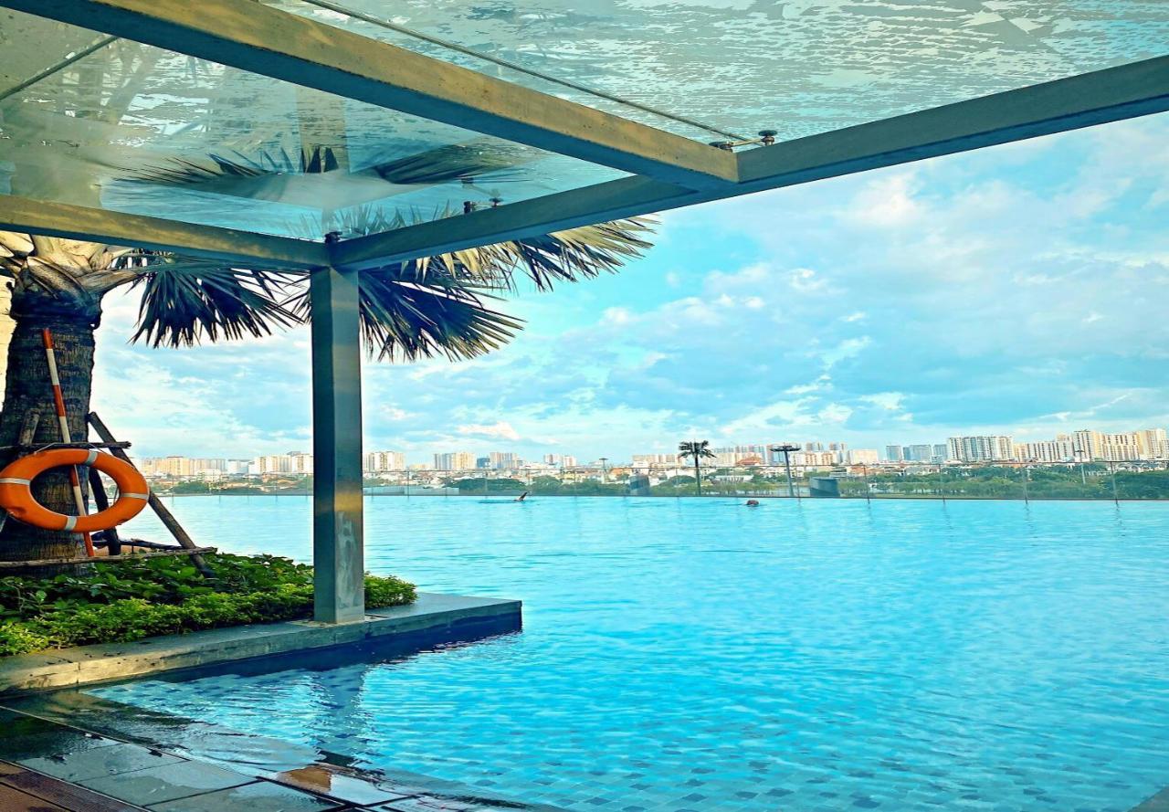 Royal Landmark 81